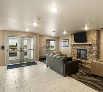 Cobblestone Inn & Suites Avoca Lobby