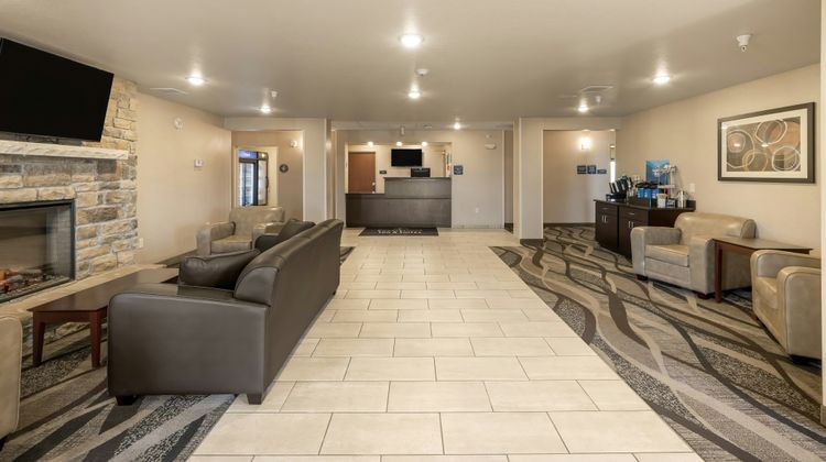 Cobblestone Inn & Suites Avoca Lobby