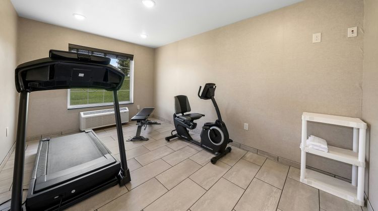 Cobblestone Inn & Suites Avoca Health Club