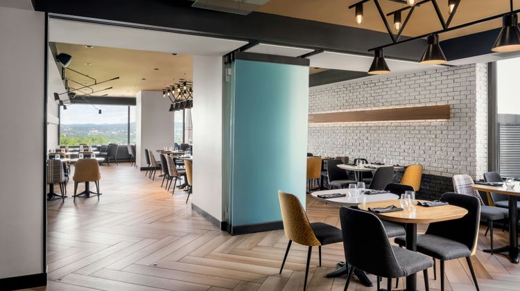 Delta Hotels by Marriott Quebec Restaurant