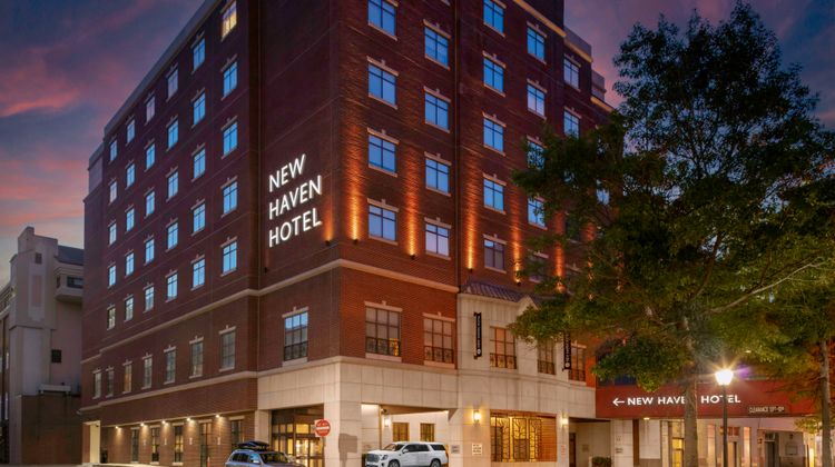 New Haven Hotel Exterior