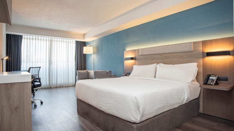 Holiday Inn Express Guadalajara Expo Suite