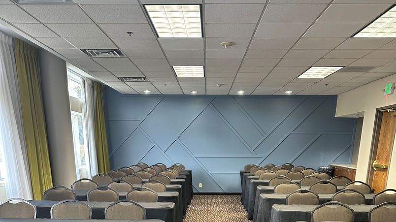 <b>Holiday Inn Express Downtown Meeting</b>. Images powered by <a href="https://www.leonardoworldwide.com/" title="Leonardo Worldwide" target="_blank">Leonardo</a>.