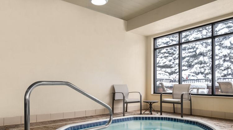 Holiday Inn Express Pool