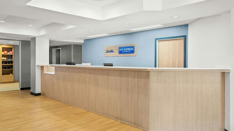 City Express Milford Cooperstown Lobby