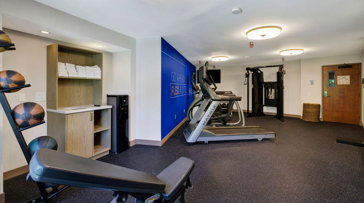 Holiday Inn Express & Suites Health Club