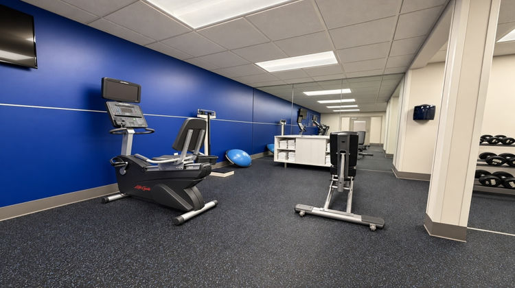 Holiday Inn Express & Suites Airport Health Club