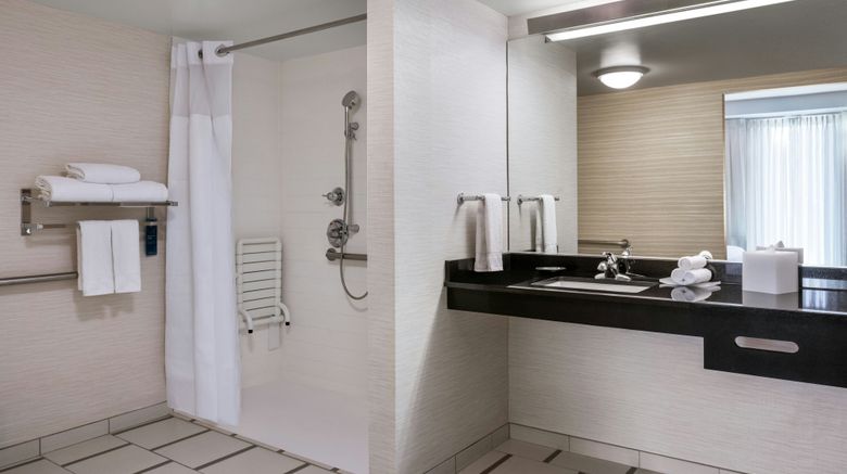 <b>Fairfield Inn & Suites LAX El Segundo Room</b>. Images powered by <a href="https://www.leonardoworldwide.com/" title="Leonardo Worldwide" target="_blank">Leonardo</a>.