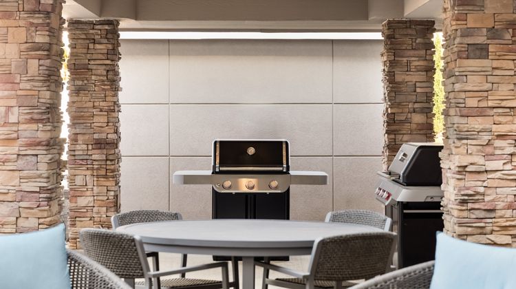 Staybridge Suites Wichita Lobby