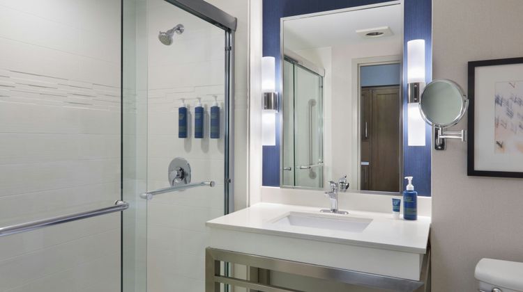 Four Points by Sheraton London Room