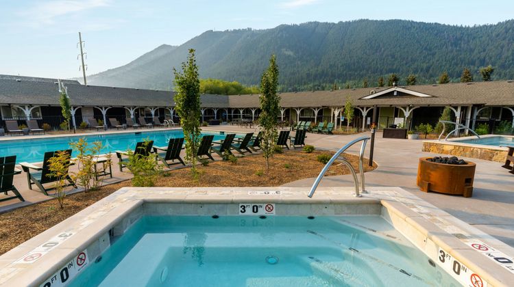 The Virginian Lodge Pool
