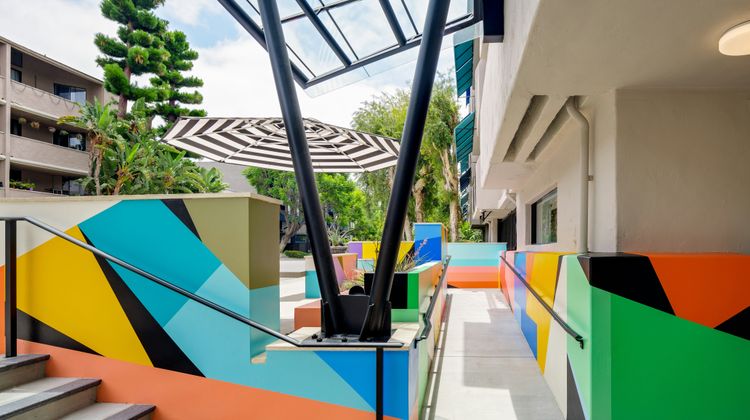Le Parc at Melrose Exterior