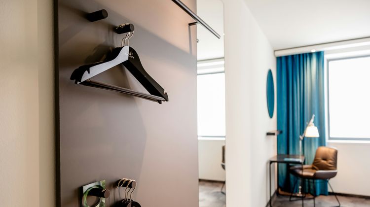 Motel One Frankfurt Airport Room