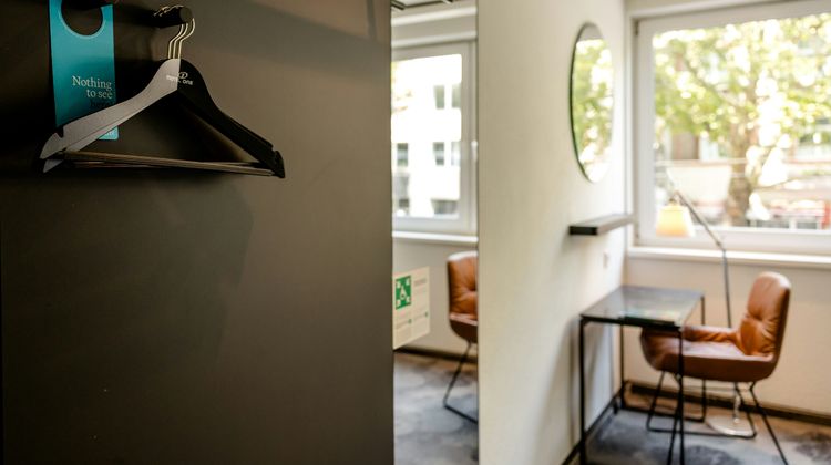 Motel One Frankfurt Room