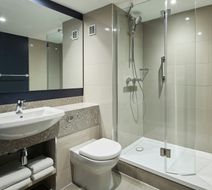 Cardiff Marriott Hotel Room