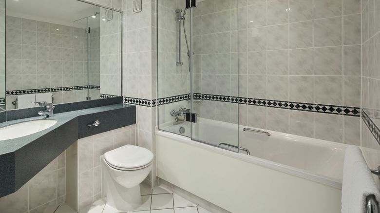 <b>Cardiff Marriott Hotel Room</b>. Images powered by <a href="https://www.leonardoworldwide.com/" title="Leonardo Worldwide" target="_blank">Leonardo</a>.