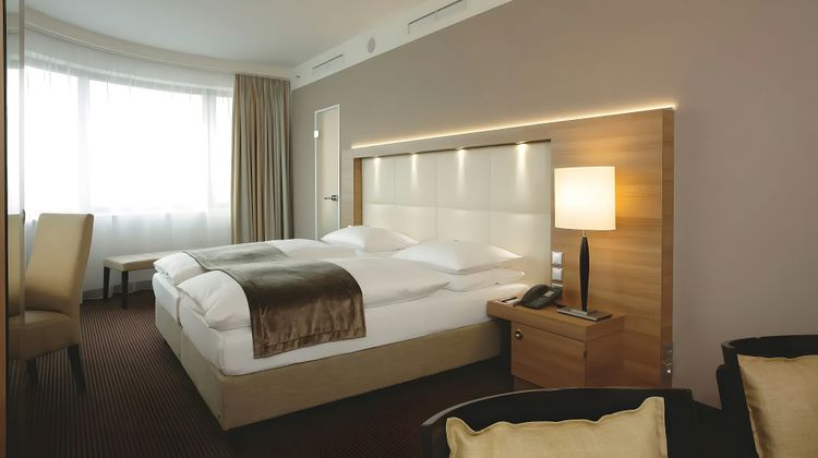 H4 Hotel Berlin Alexanderplatz Room