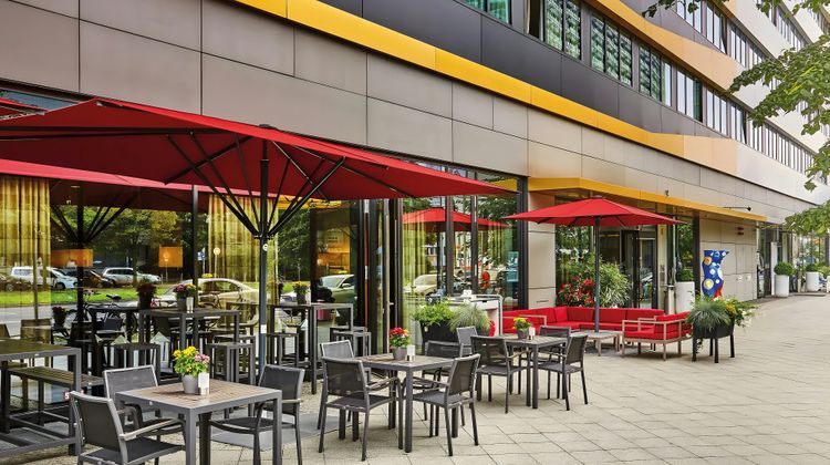 H4 Hotel Berlin Alexanderplatz Exterior