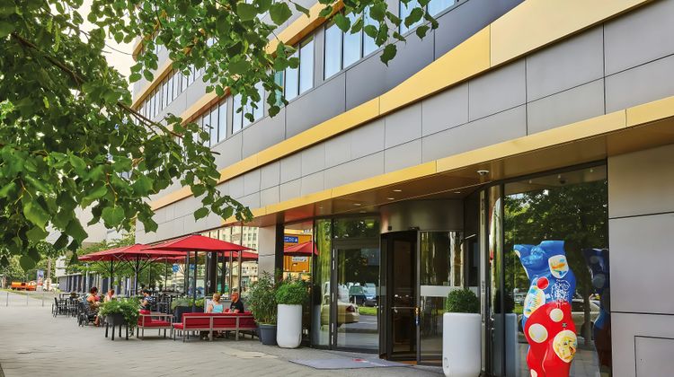 H4 Hotel Berlin Alexanderplatz Exterior