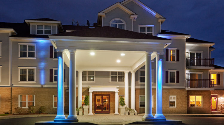 Holiday Inn Express Exterior