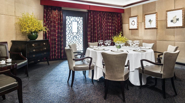 The Langham, Hong Kong Restaurant