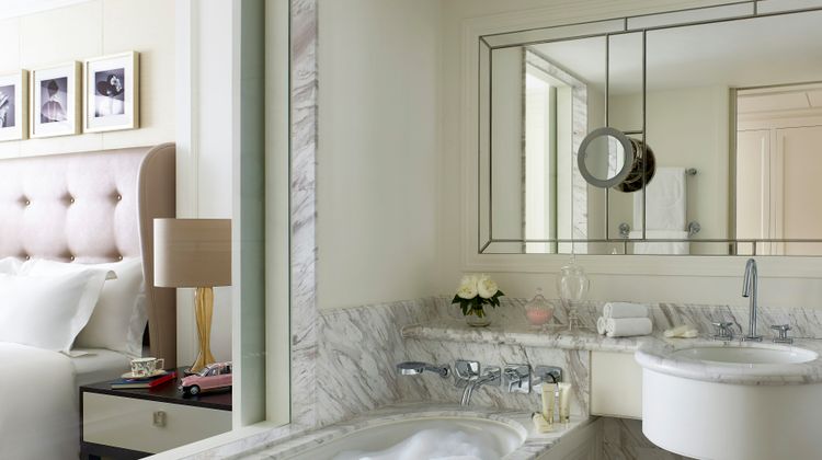 The Langham, Hong Kong Room