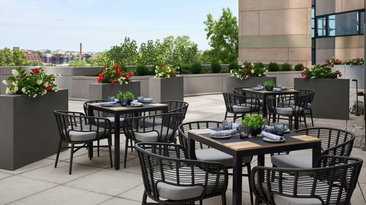 Le Meridien Arlington Restaurant