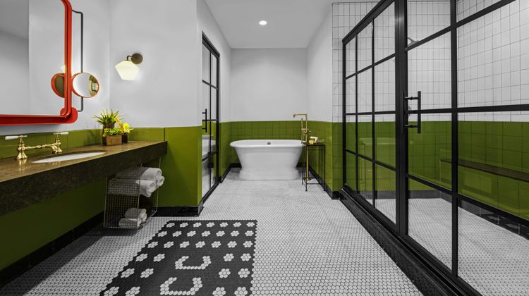 Cotton Court Hotel Suite