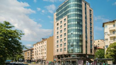 Rosslyn Central Park Hotel