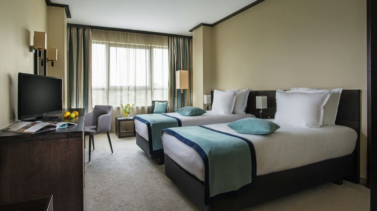 Rosslyn Central Park Hotel Room