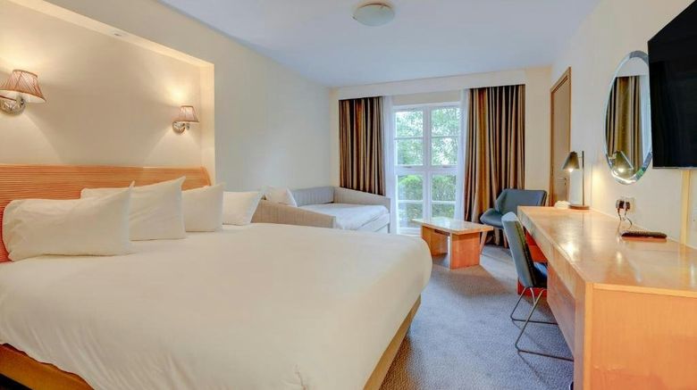 <b>Staines Hotel Room</b>. Images powered by <a href="https://www.leonardoworldwide.com/" title="Leonardo Worldwide" target="_blank">Leonardo</a>.