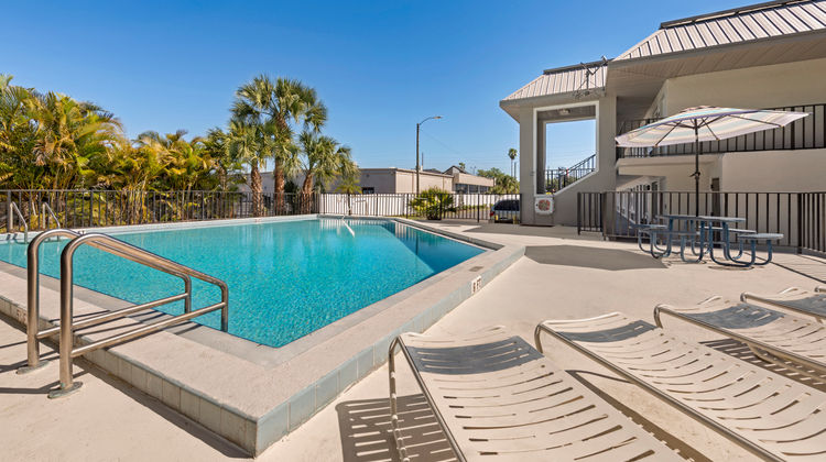 Red Roof Inn Kissimmee Pool