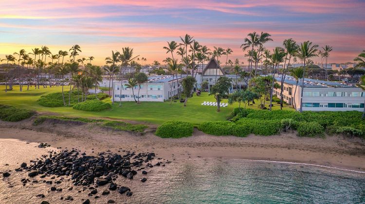 Maui Beach Hotel Exterior