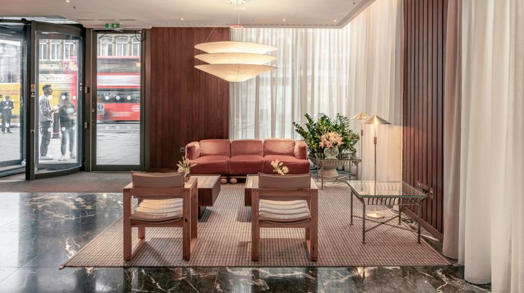 Leonardo Hotel London Aldgate Lobby