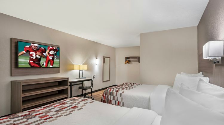 Red Roof Inn Kokomo Suite
