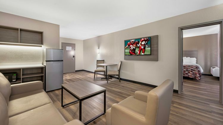Red Roof Inn Kokomo Suite