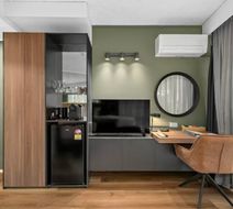 Madison Tower Mill Hotel Room