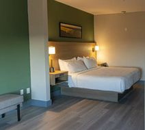 The Bridges Hotel Room