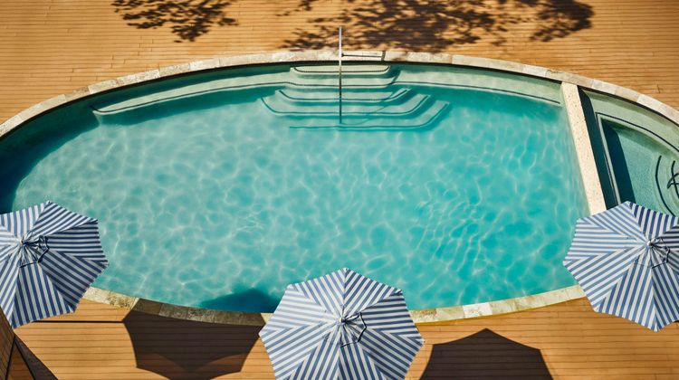 Four Seasons Hotel Houston Pool