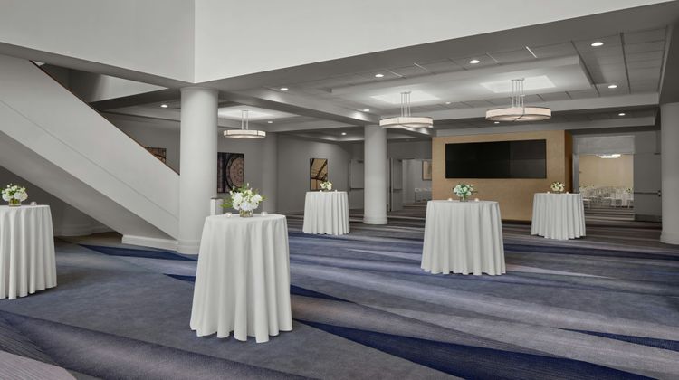 Sheraton Baltimore North Hotel Lobby