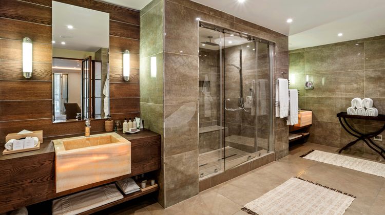 Saxon Hotel Suite