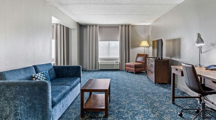 Four Points by Sheraton Nashville Arpt Suite