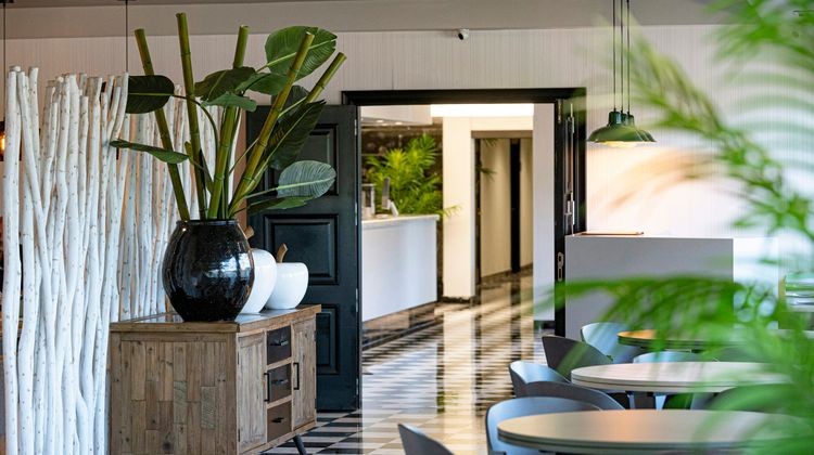 Salles Hotel Aeroport Girona Lobby