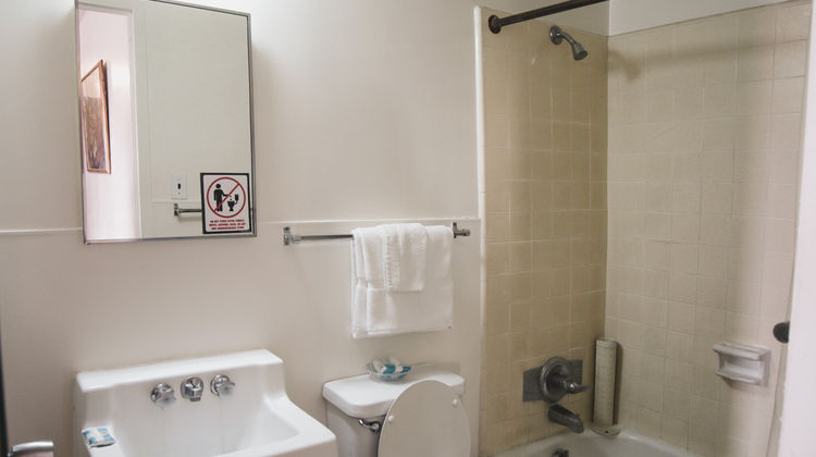 Royal Grove Waikiki Room