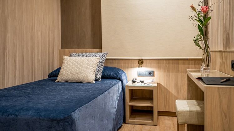 Rialto Hotel Room