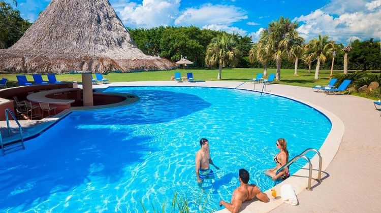 Hodelpa Garden Suites Golf & Beach Club Pool
