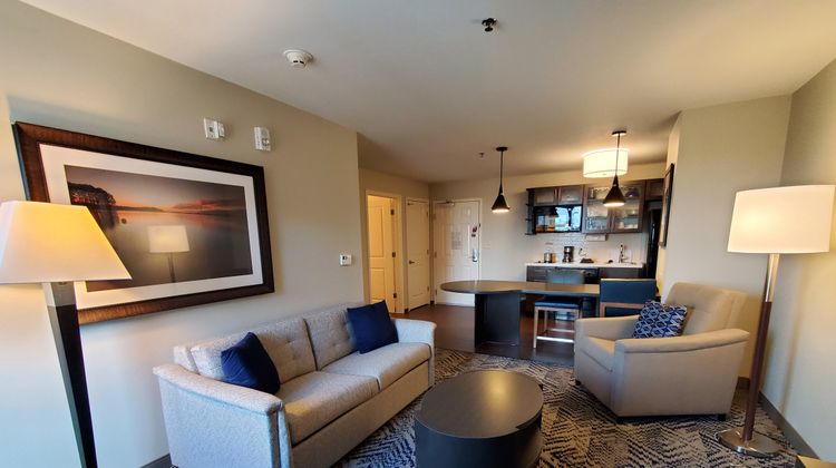 Candlewood Suites Lake Charles South Suite