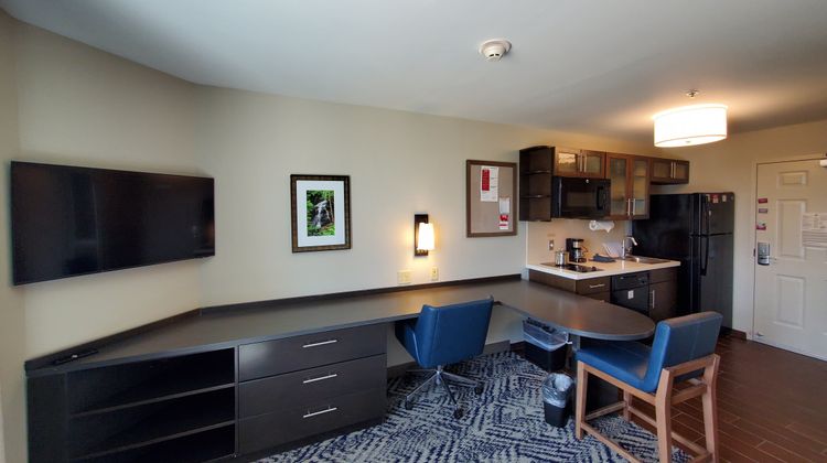 Candlewood Suites Lake Charles South Room