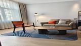 Holiday Inn Express Central Avenue Suite