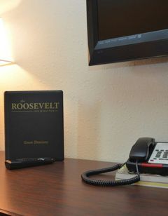 Roosevelt Inn & Suites